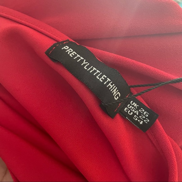 Plus Size Red Straight Neck Bodycon Dress | Pretty Little Thing - Picture 7 of 9